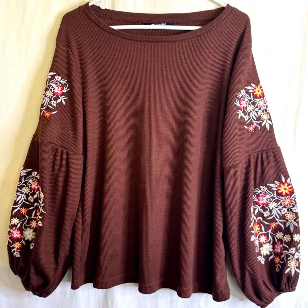 BloomChic Women's Brown Waffle Knit Blouse Floral Embroidery Size 12 - Picture 1 of 9